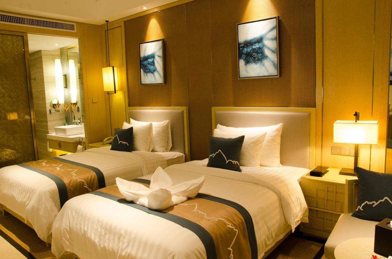 Grand New Century Hotel Sanya Bagian luar foto